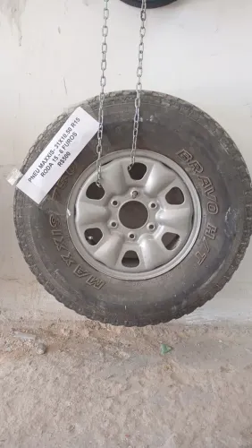 Pneu Maxxis 31x10.50 R15 + Roda 15 - 6 furos