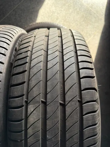 Pneu 215/50/17 Cy4 98 % DE vida