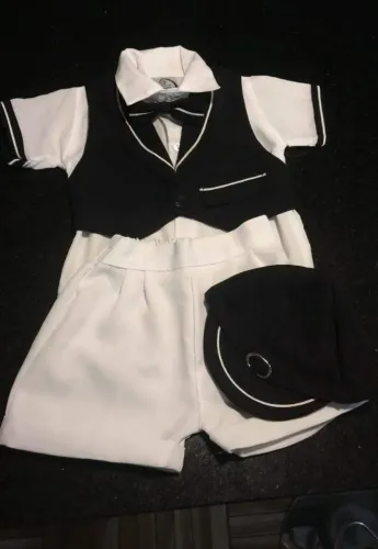 Conjunto social infantil com boné