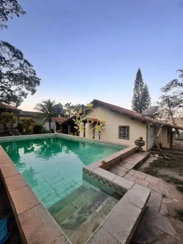 Casa à venda em Araruama (Coqueiral) 2 quartos, suíte, piscina e espaço gourmet