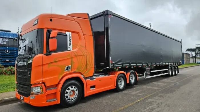 Scania R450 6x2 Highline Ano 21 baixo km + Sider 30 plt Noma 0km Pneu e rodas de alumínio