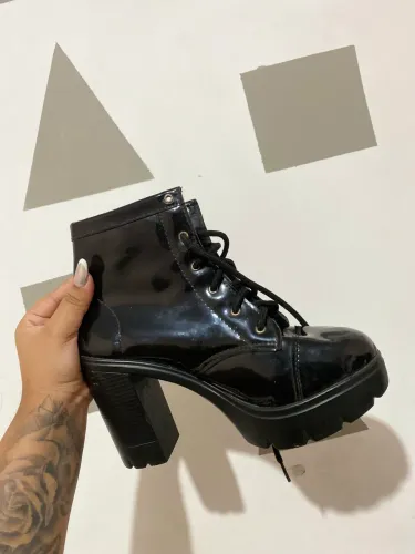 Bota de couro