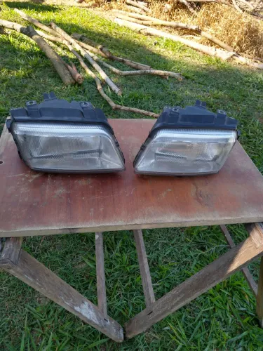 Jogo de faróis da Audi a4 1997 completo 
