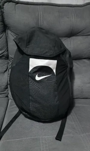 Mochila Nike Academy Team Unissex - 30 Litros - buraco na lateral
