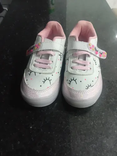 Vendo tênis infantil feminino TM 26