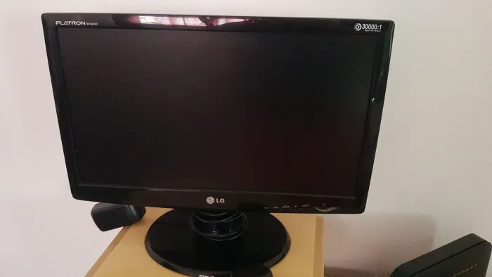 PC Usado em Perfeito Estado-Ideal para Trabalho e Estudos
