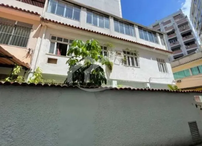 MARAVILHOSA CASA DE VILA TRIPLEX EM BOTAFOGO