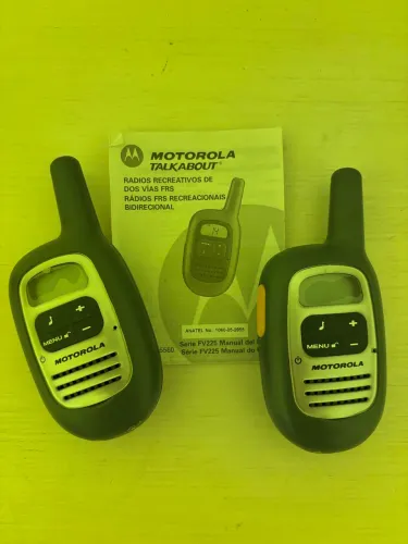 Par de walkie talkies MOTOROLA