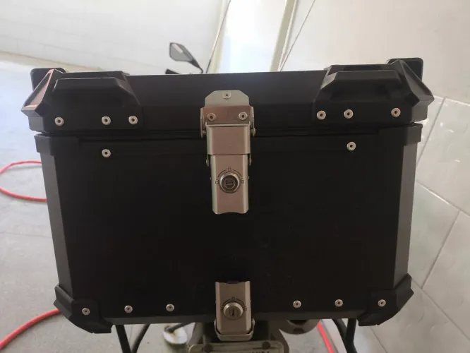 Vendo baú de alumínio moto 55 litros