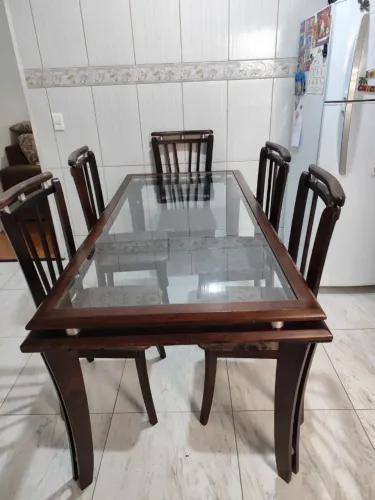Mesa retangular com 6 cadeiras