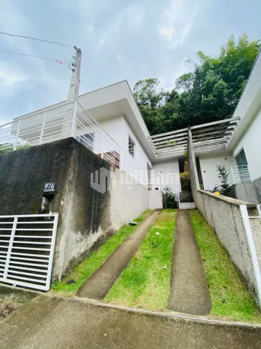Casa à venda em Guabiruba - Lageado Baixo 3 dormitórios sendo 1 suíte