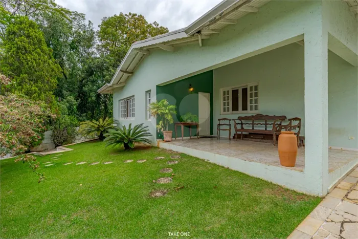 Casa à venda em condomínio fechado em Vinhedo, interior de São Paulo