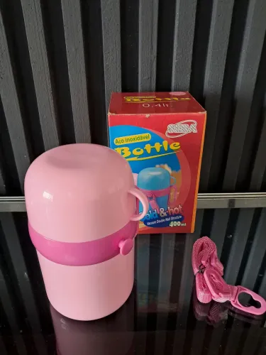 garrafa térmica pequena rosa, tampa xícara, nova, na caixa, altura 17cm, com alça