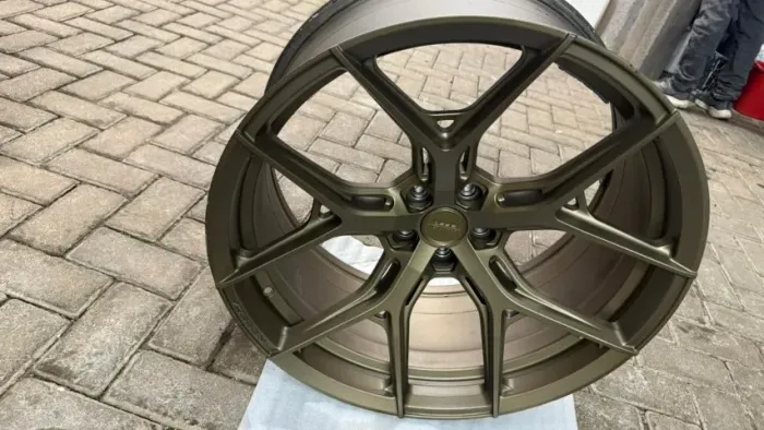 Jogo Roda Vossen HF 5 Para Audi RS6 / RS7/ RSQ8 / Q8 Dourado-escuro 