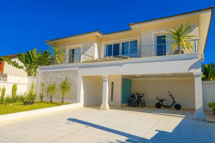 Excelente Casa á venda no Jardim Acapulco no Guarujá | QVista Inteligência Imobiliária Gua