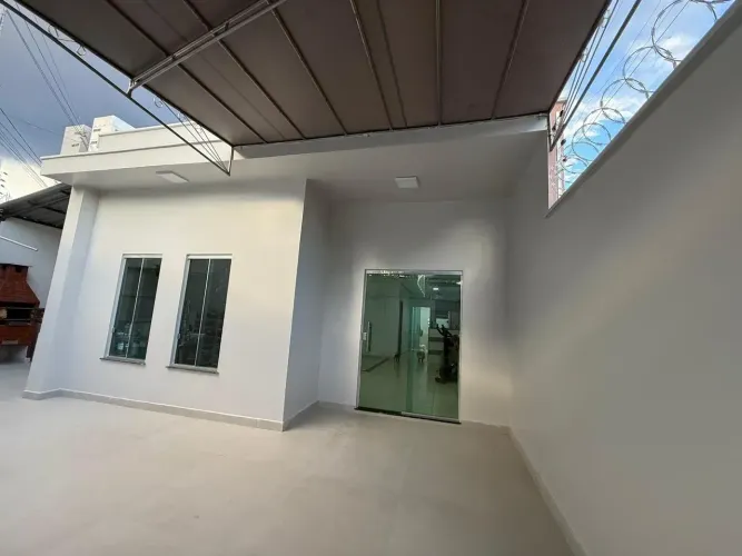 Casa no  PARQUE DEZ/ 02 Qts (1 Suite c Closet) Piscina com Cascata/ 3 Vagas