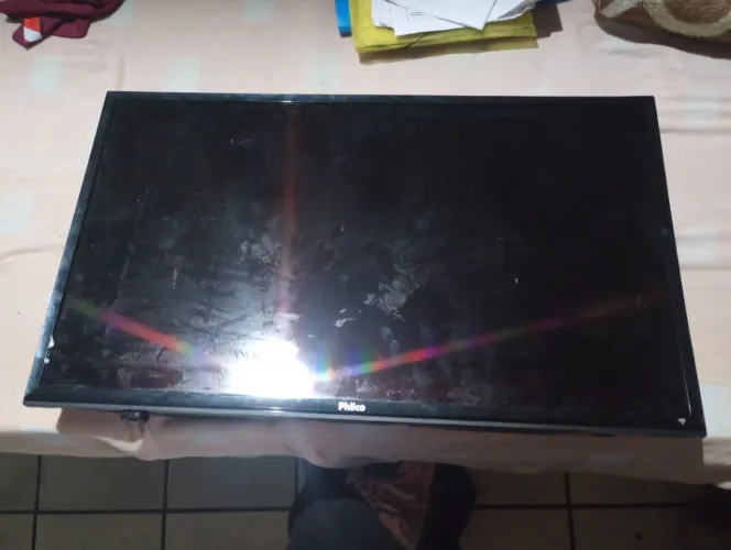 Tv Plhioco 32 polegadas com a led queimado