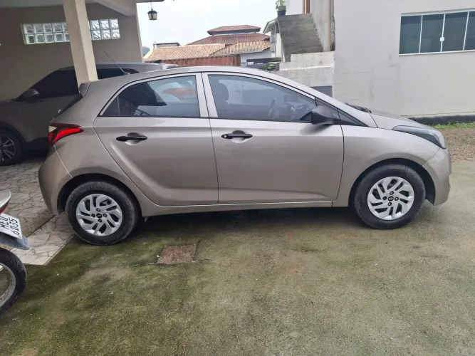 Hyundai HB20 Unique 1.0 Flex 12V Mec. 2019
