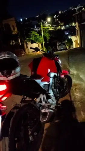 Vendo no moto semi-nova com manual nota fiscal chave reserva impecável