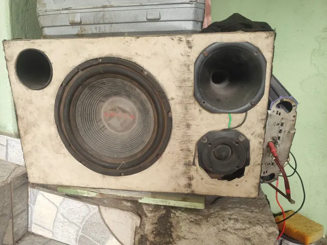 Vende caixa de som 