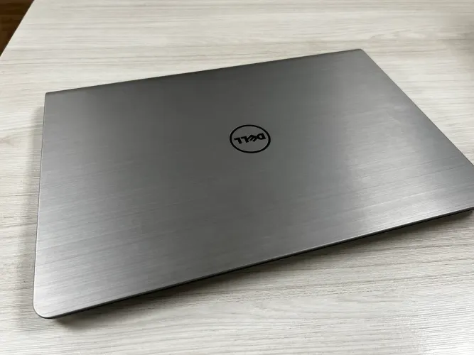 Notebook Dell Inspiron i7 16G RAM 500G SSD