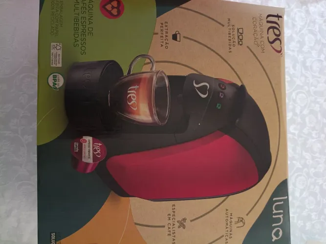 Cafeteira Expresso TRES Luna Vermelha com 35 caixas de cápsulas R$950?Parcelo?