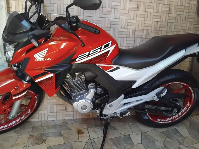 Cb twister 250 2022 abs 