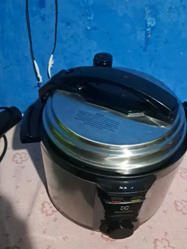 Vendo essa erfrair semi nova em boas condições