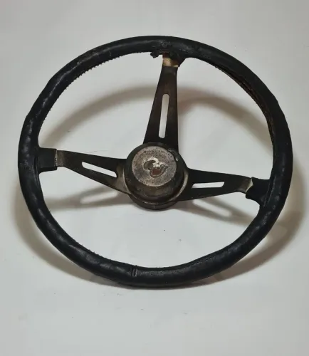 Antigo volante esportivo ( No Estado )