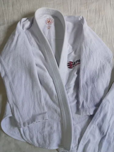 Vendo kimono trançado de jiu-jitsu novo
