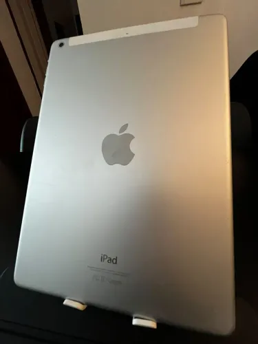 iPad 2ª Geração 32GB + Capa | Super Conservado - R$ 400