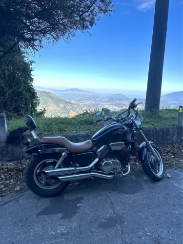 Honda Magna 750  - Ano 1996 | A Verdadeira V4!