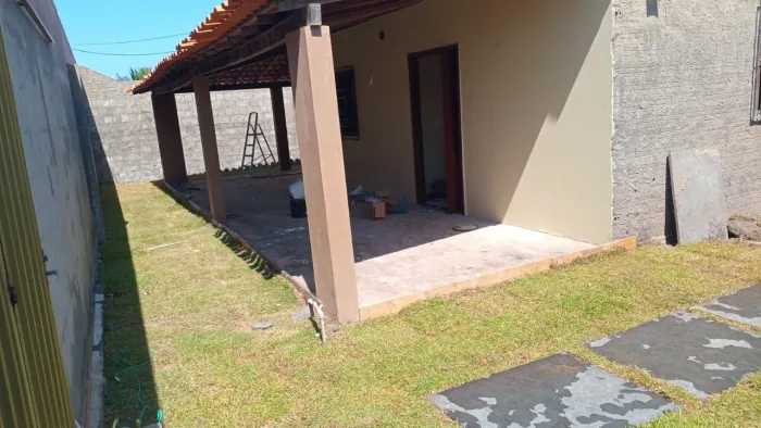 Vende ou aluga casa em Paulino Neve .A  poucos metros das Dunass