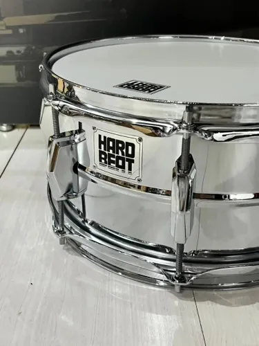 Caixa Hard Beat