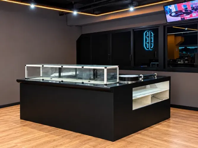Balcão Quiosque Estande Expositor Com Vitrine Vidro