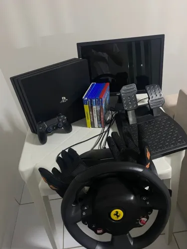 COMBO GAMER PS4 PRO + ACESSÓRIOS - PRONTO PRA JOGAR! (VALOR NEGOCIÁVEL)