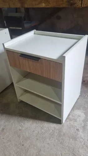 Mesa de cabeceira de cama 