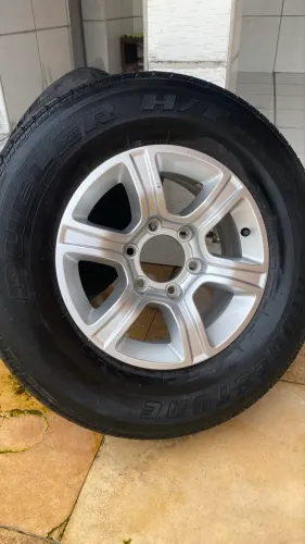 4 pneus e 4 Aros 16 