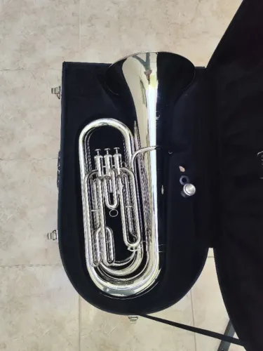 Tuba 3/4 Weril J310 em dó - Níquelada R$6.500,00 - Aceito trocas - Parcelo 18x cartão