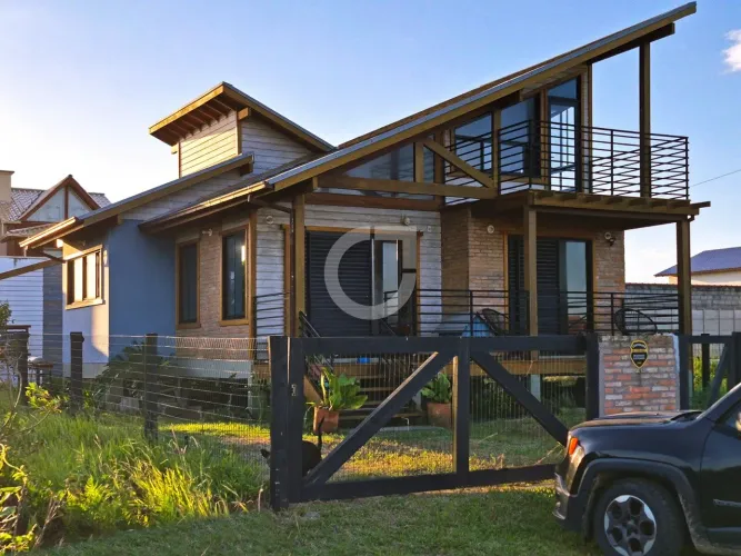 Casa à venda proximo a praia, com 91,09 m² de construção em Itapirubá Imbituba/SC
