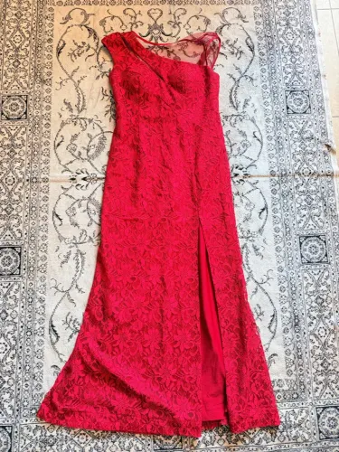 Vestido Longo Vermelho de Renda com Fenda Elegante para Festa
