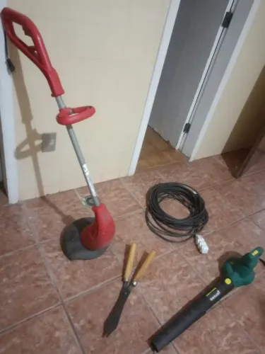 Roçadeira e cortador de grama nylon 127 vts.