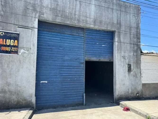 Imóvel para aluguel possui 90 metros quadrados em Santa Lúcia - Maceió - AL