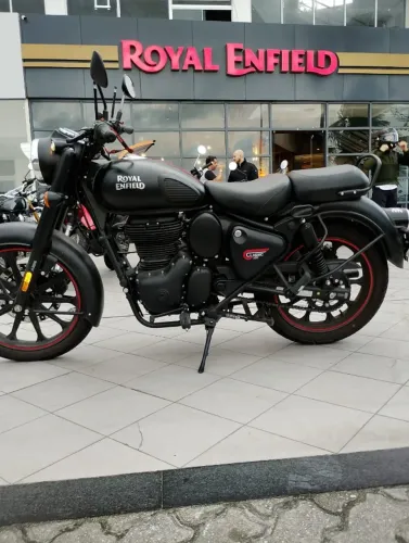 CLASSIC 350 Dark - 2025 - Clóvis