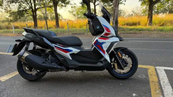 BMW C400 X Sport 2024/2024 único dono , está com 14.000km