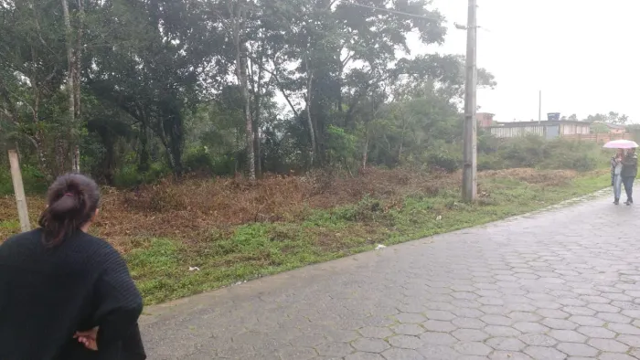 Mega Oportunidade Terreno na Praia de Mongaguá de 8.000 por Apenas 4.000 no Asfalto 
