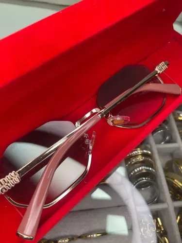 Óculos de sol exclusivos estilo e glamour 