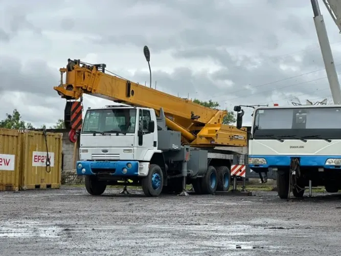 Caminhão FORD CARGO 6332 E Guindaste AMDAL MD 30