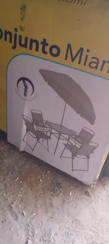 Conjunto de cadeira e guarda sol para piscina novo nunca usado 