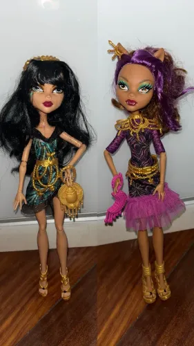 Bonecas original Monster High G1 - Cleo de Nile e Clawdeen Wolf - coleção Luz, Câmera Ação